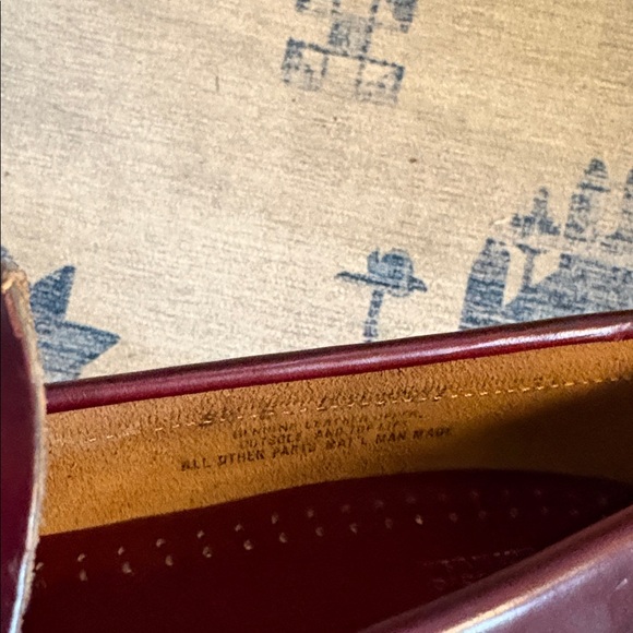 G.H. Bass & Co. Weejuns Larson Penny Loafers — Burgundy — 8.5 B Narrow - Picture 10 of 10